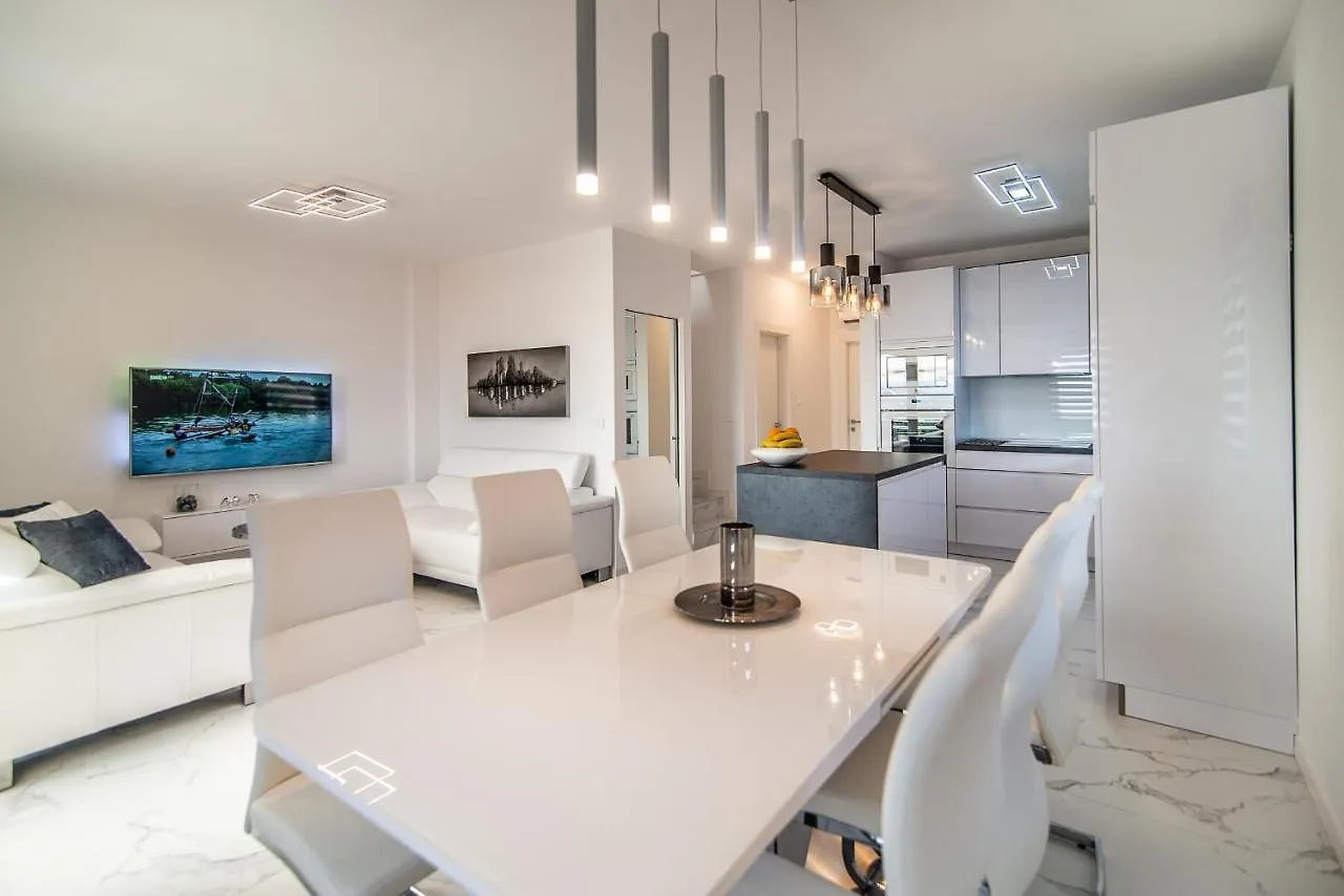 Luxury Apartment Queens Dramalj 0*,  Croatia