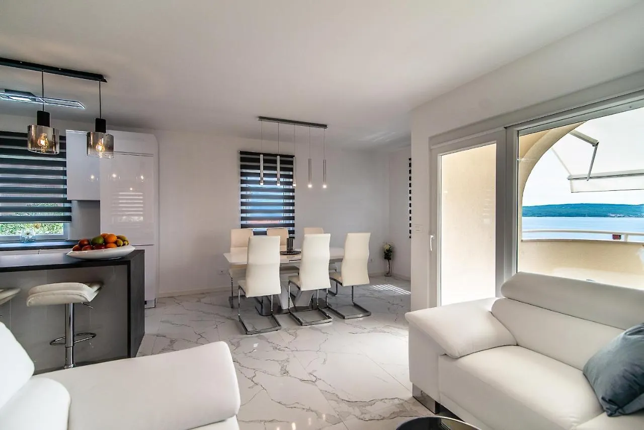 Luxury Apartment Queens Dramalj