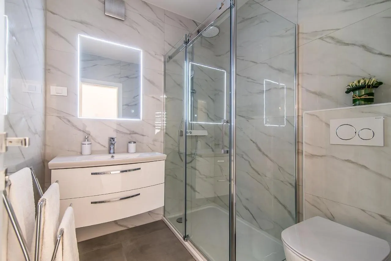 Luxury Apartment Queens Dramalj